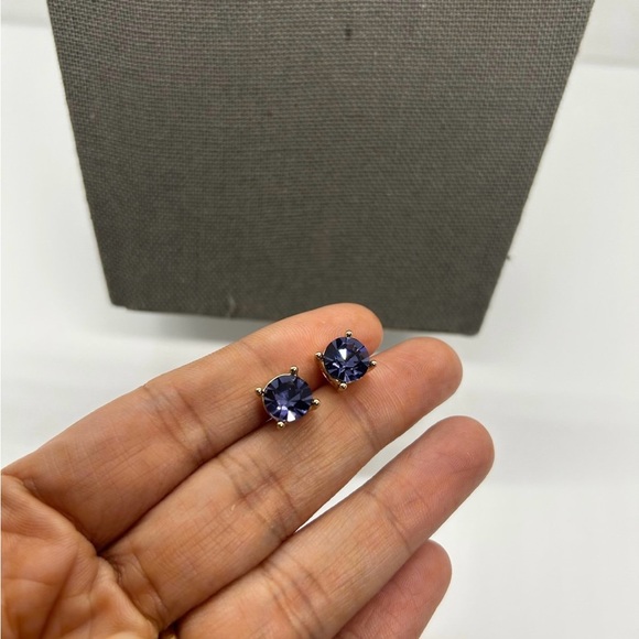 Gold plated dragonfly necklace with studs - Picture 4 of 4